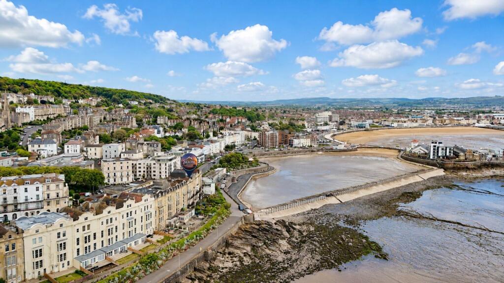 Apartment in Weston-super-Mare, North Somerset - View 3