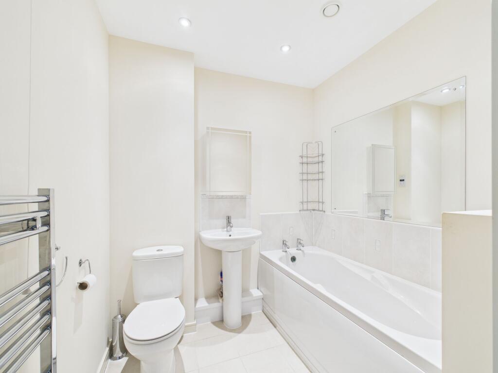 Lion Street, Newmarket Court Lion Street, NP7 photo 5
