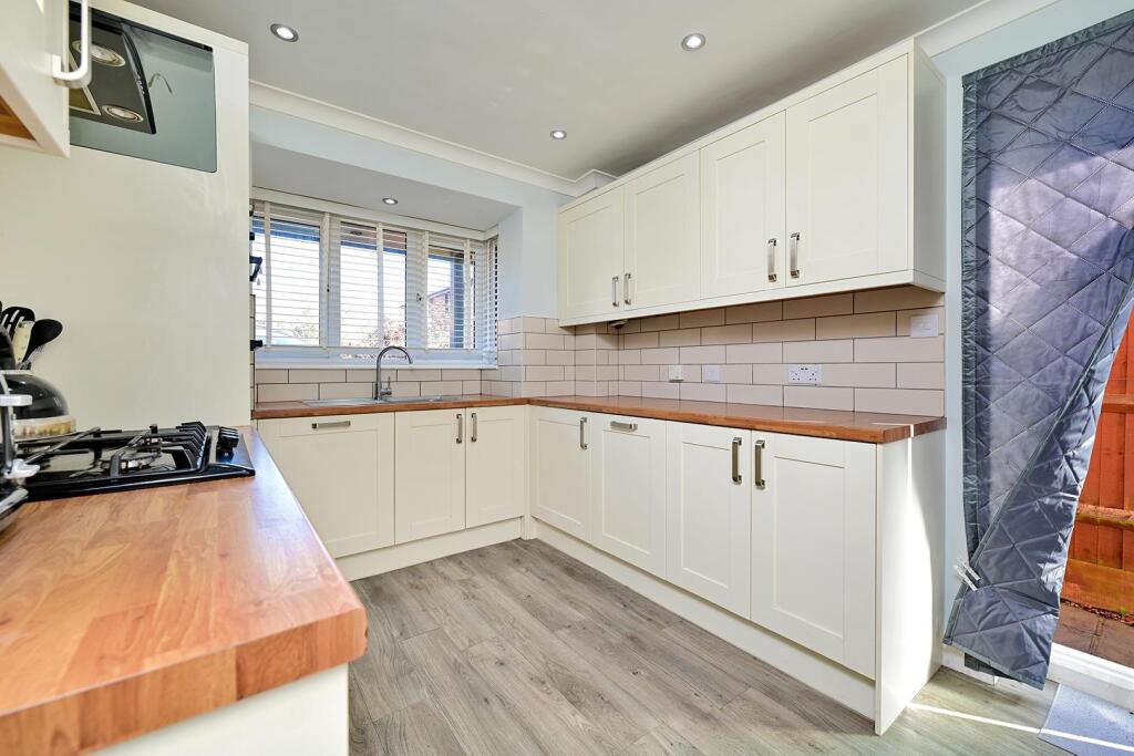 House in Basingstoke and Deane, Cufaude Village, Chineham - More