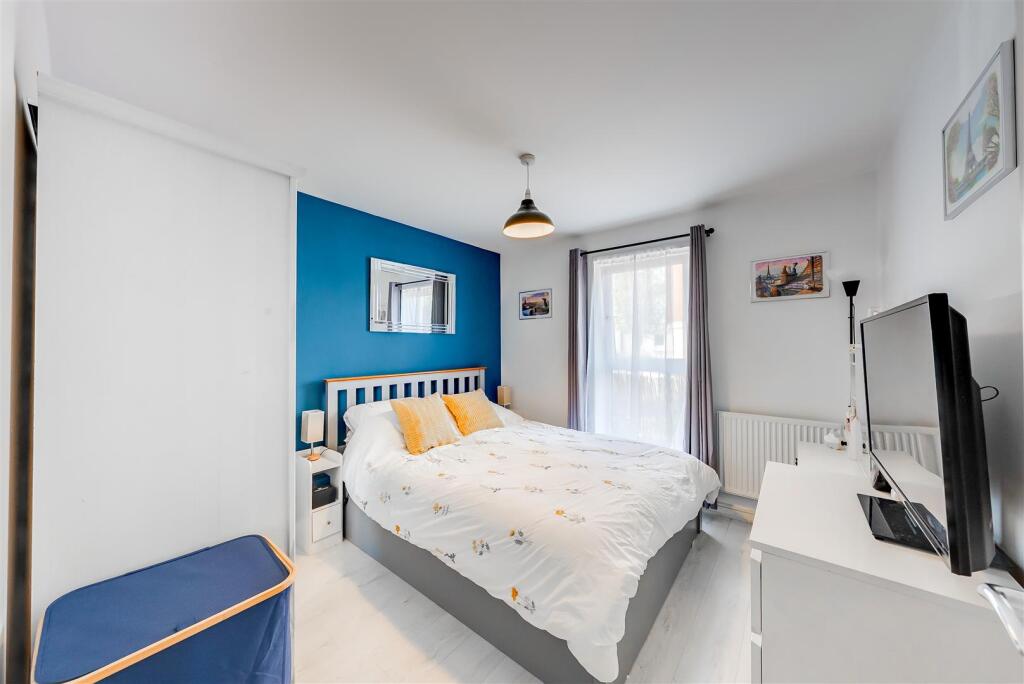 Apartment in London - View 5
