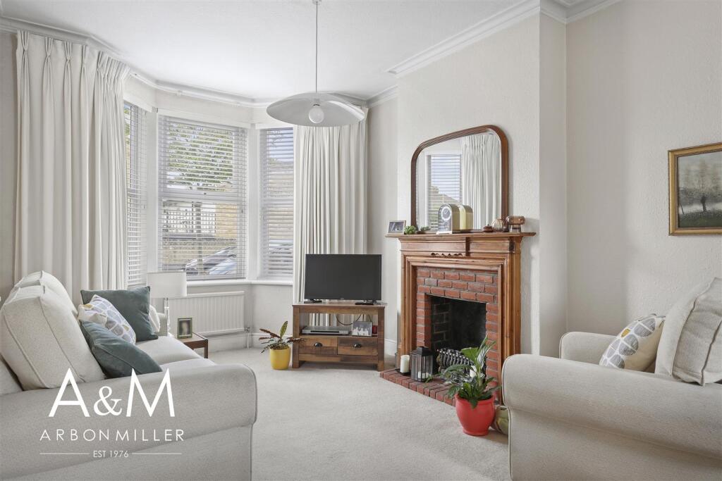 House in London - View 2