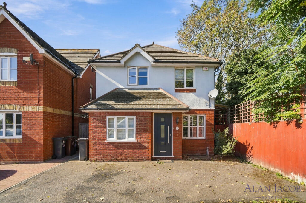 4-bed terraced on Campion Close, Rush Green, Romford, RM7, £550,000