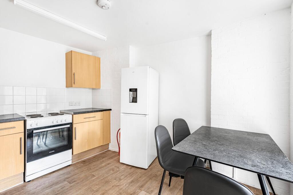 Apartment in London - More