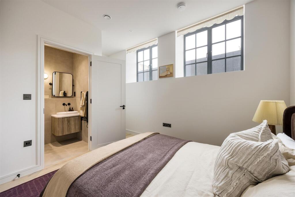Apartment in London, Bethnal Green - More