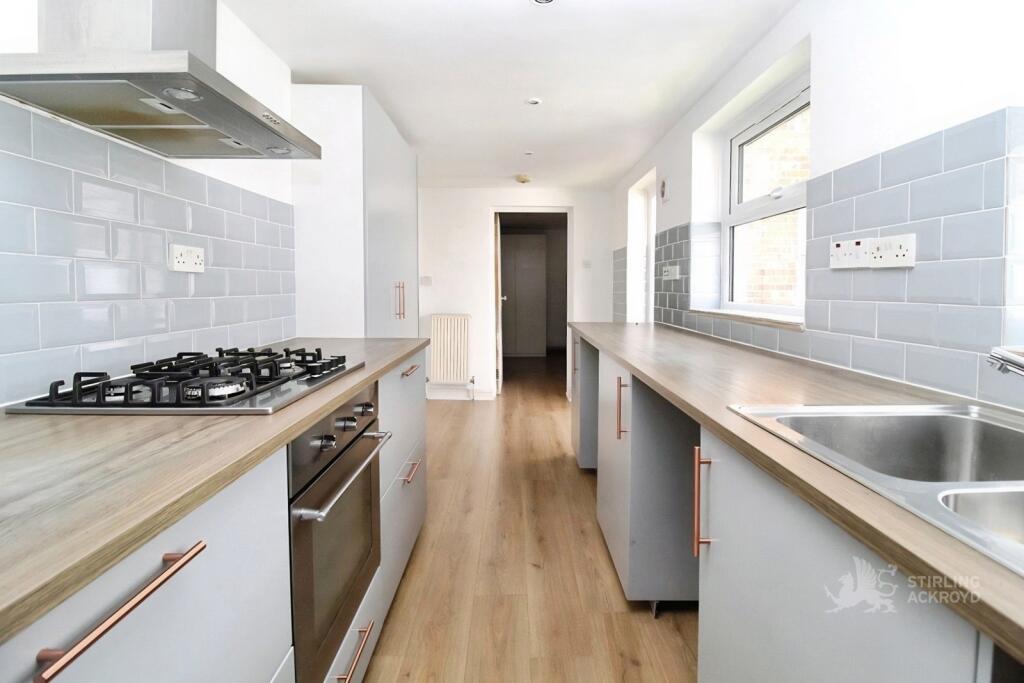 House in Croydon - View 3