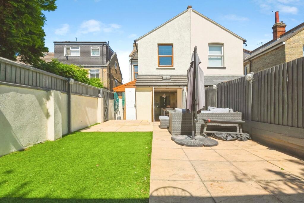 House in Clacton-on-Sea, Great Clacton - More