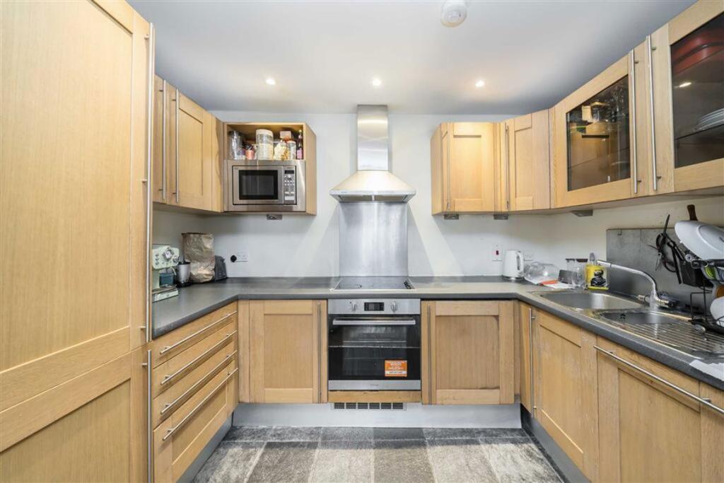 Apartment in London - View 3