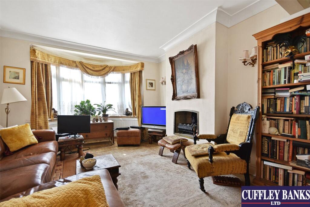 86 Devon Close, Perivale, Middlesex, UB6 photo 3