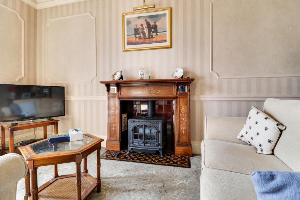 4 Park Drive South, Huddersfield, West Yorkshire, HD1 photo 3