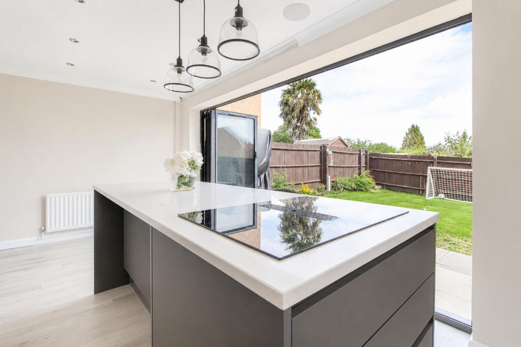 Hexham Gardens, Bletchley, MK3 - View 3