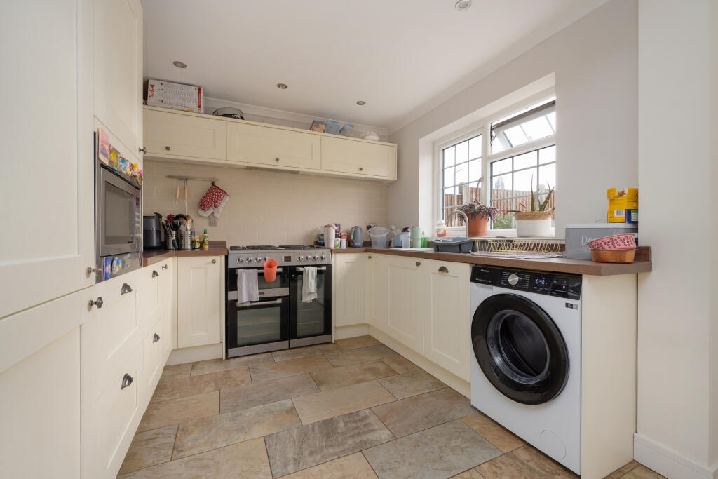 House in Whitstable, Mariner's View - More