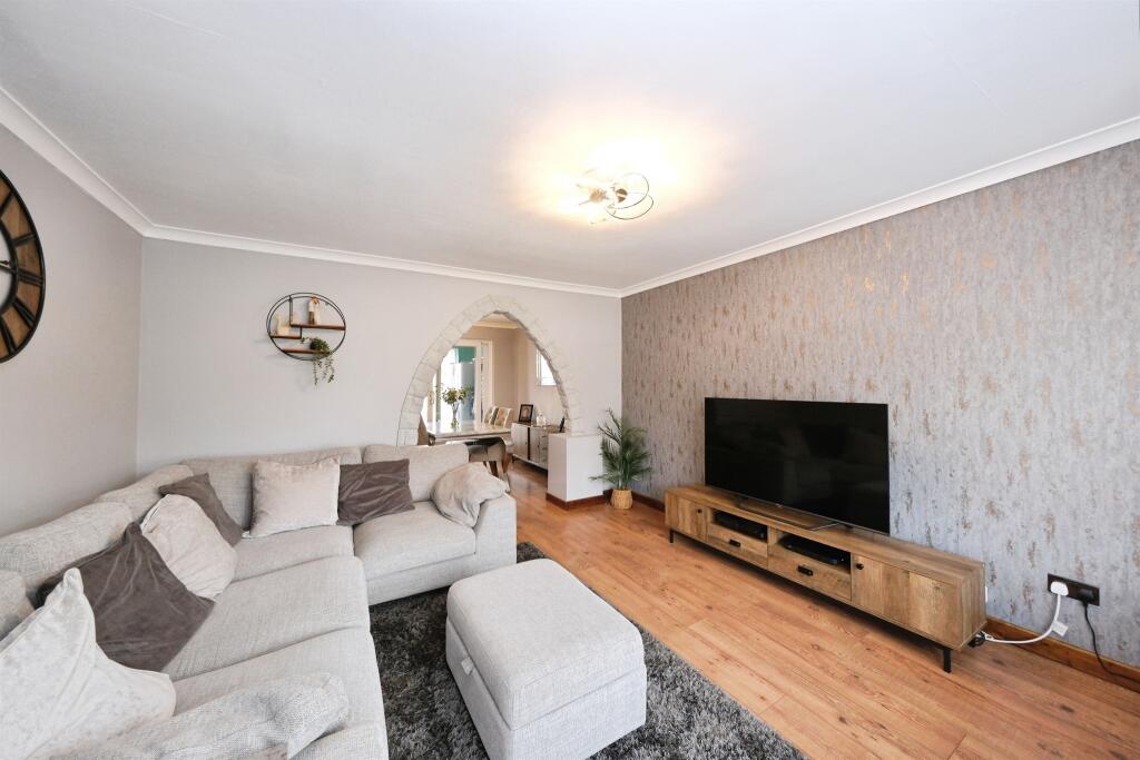 House in Bolsover, Old Bolsover - View 4