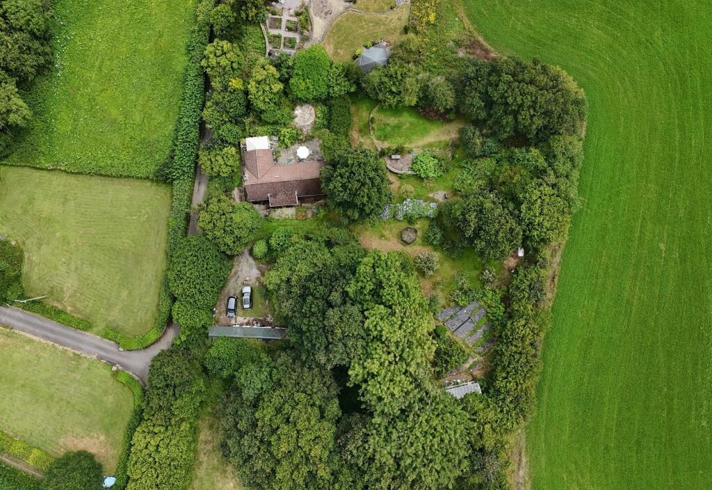 Mountain Road, Bedwas, Caerphilly photo 2