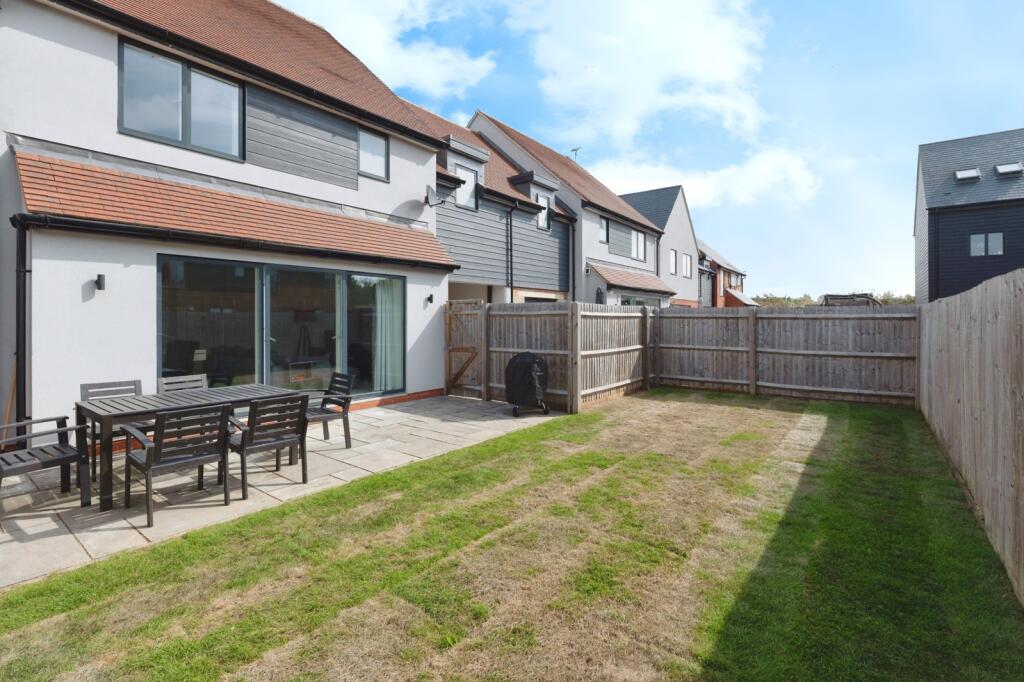 Main image of property: Belvedere Lane, Billericay, Essex, CM11