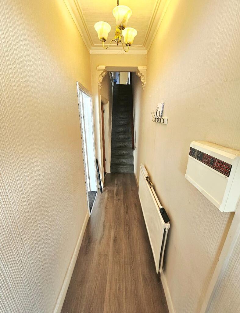 Deanway, Moston, Manchester, M40 photo 4