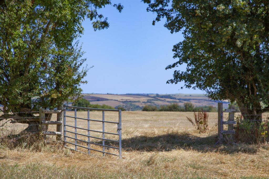 Chilfrome Farm, Chilfrome, Dorchester - View 4