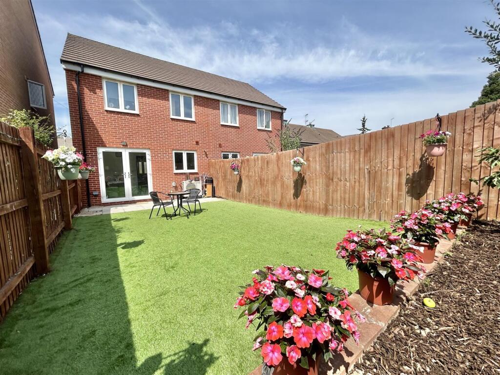 Knovill Close, Lawrence Weston photo 5