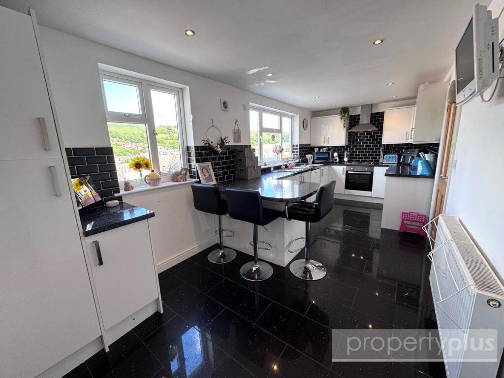 House in Rhondda Cynon Taff, Cymmer - View 2