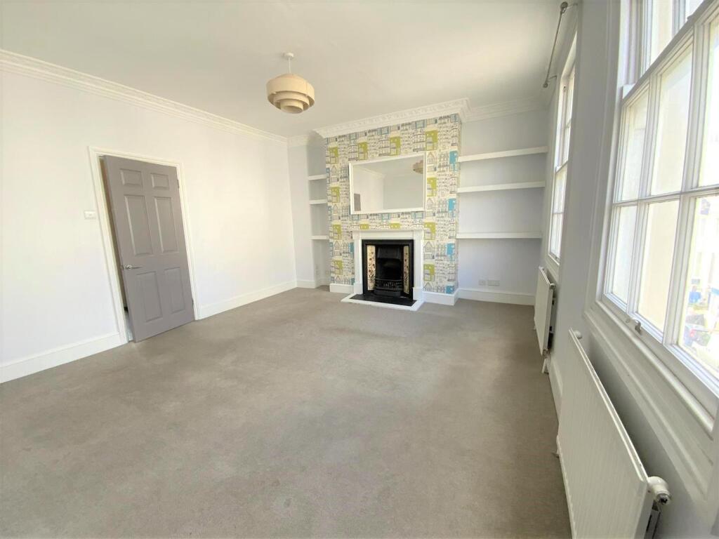 Apartment in Hove, Brunswick - View 4