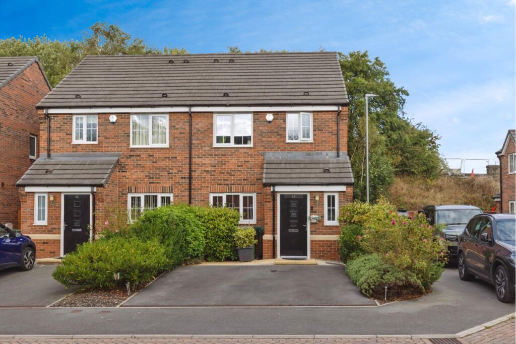 Main image of property: Moorlands Road, Cleckheaton, BD19