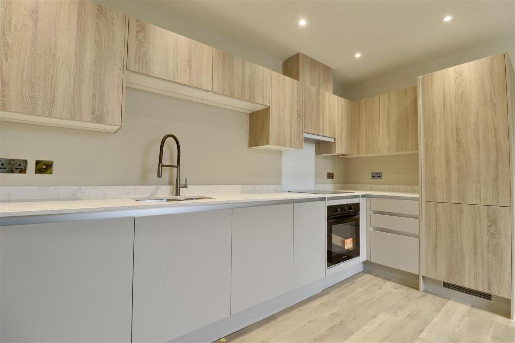Apartment in Portsmouth, Southsea - View 4