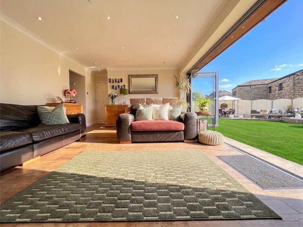 House in Wakefield - View 3