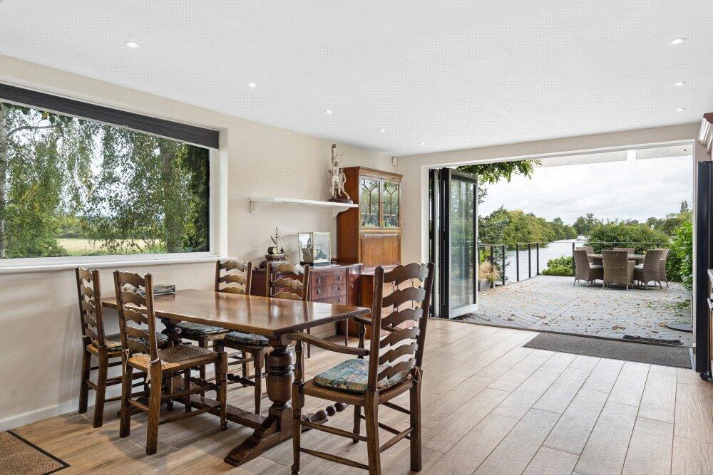 House in Slough - View 5