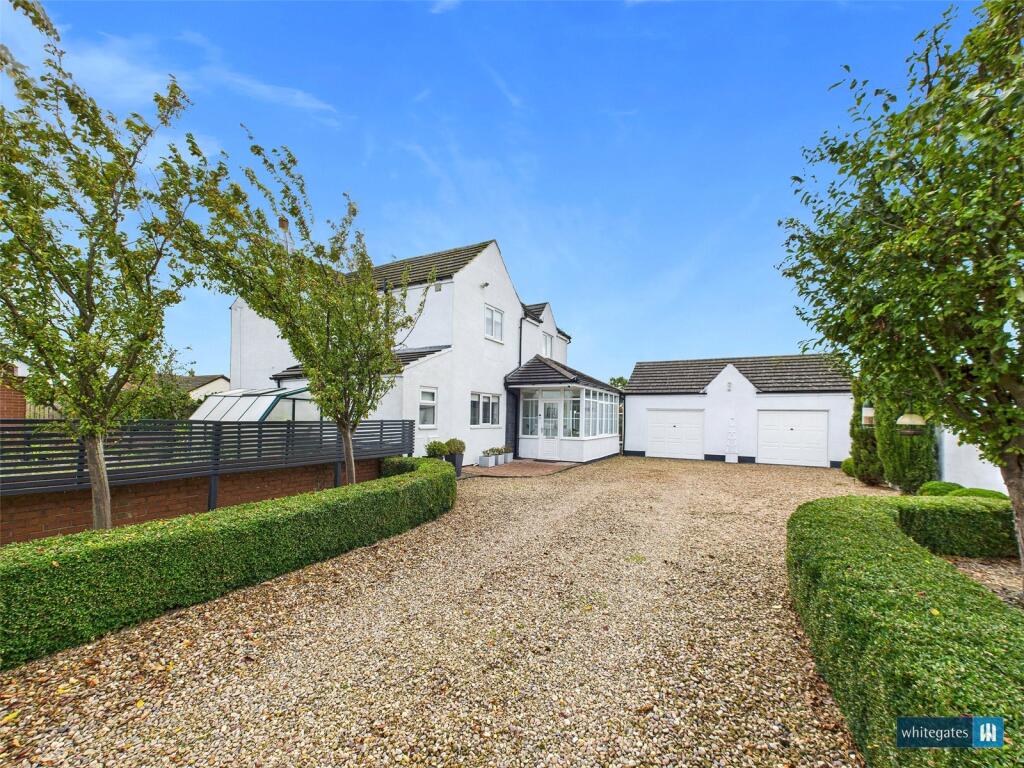 3-bed detached on St. Marys Road, Dunsville, Doncaster, South Yorkshire, DN7, £599,950