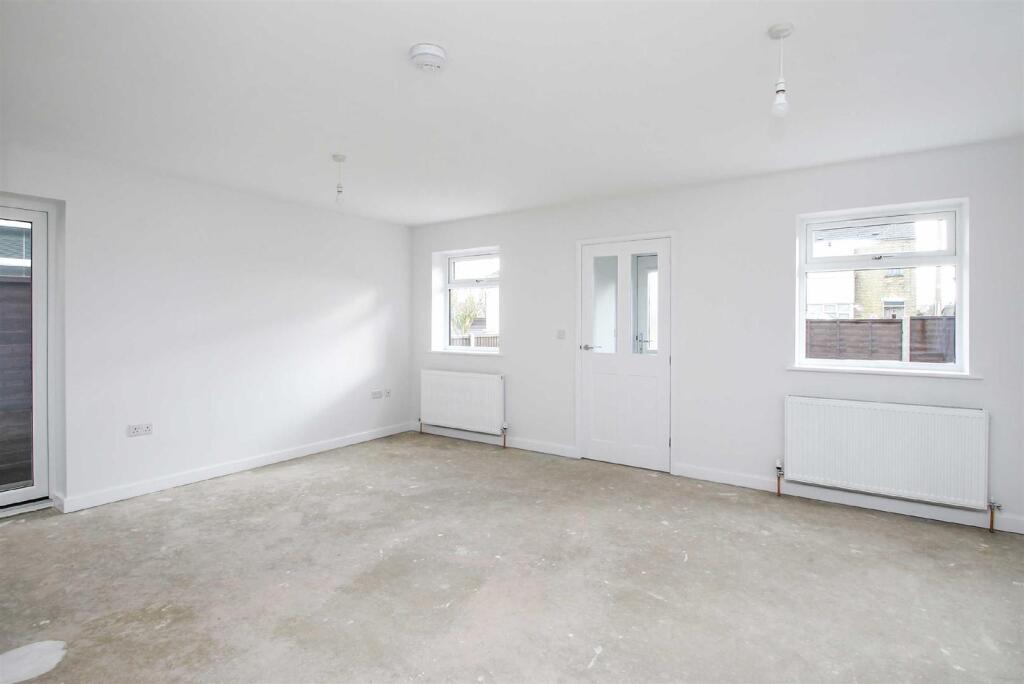 Wollaston Road, Irchester photo 2