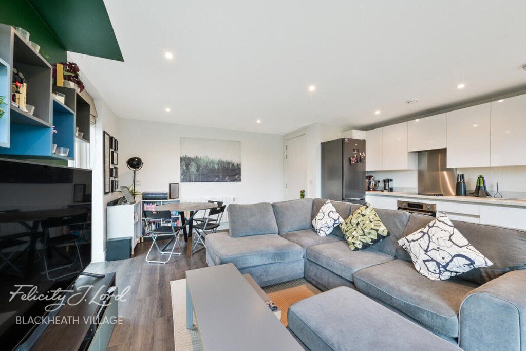 Apartment in London - More