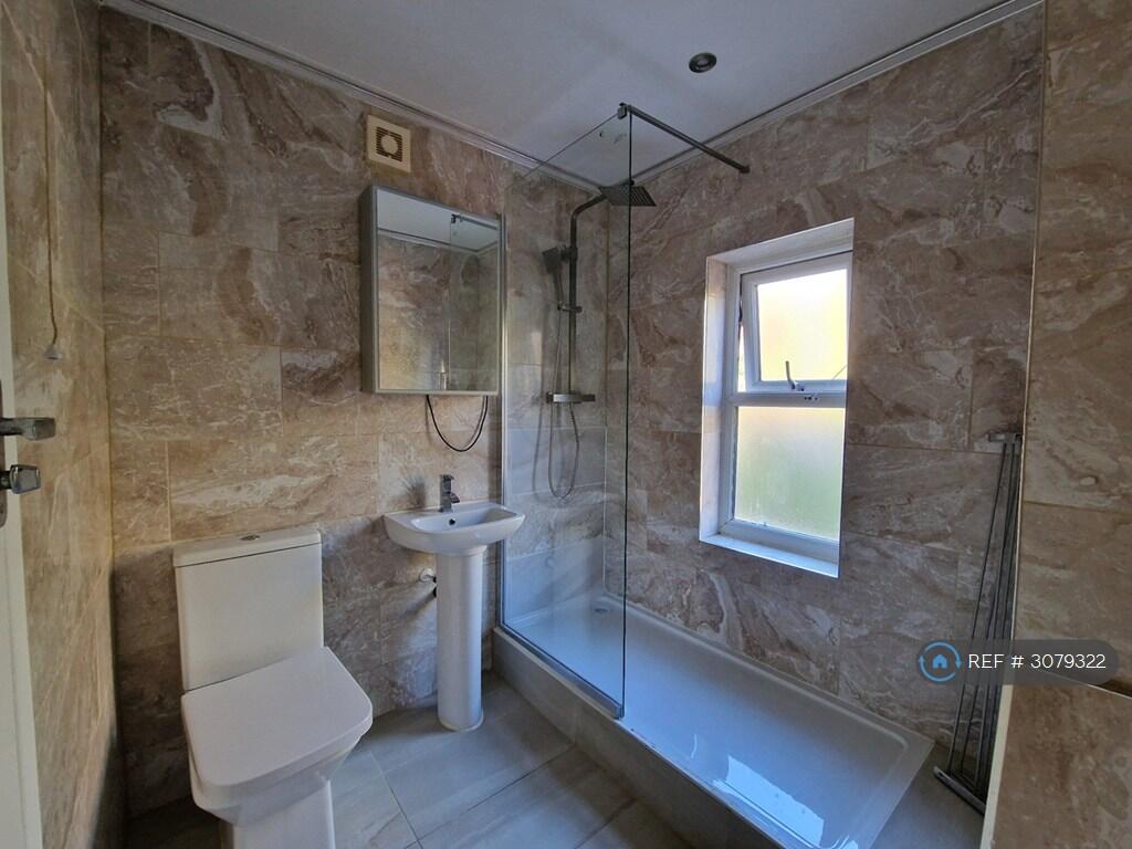 House in Nottingham - View 5