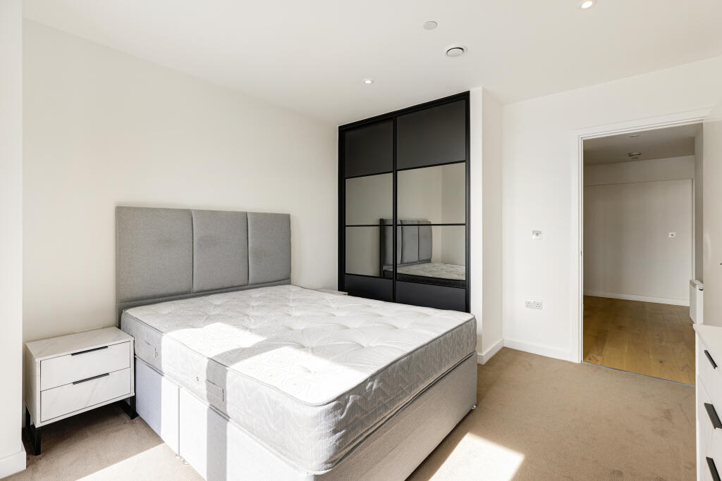 Apartment in London - View 5