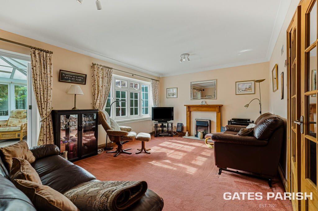 House in Rochford, Rayleigh - View 5