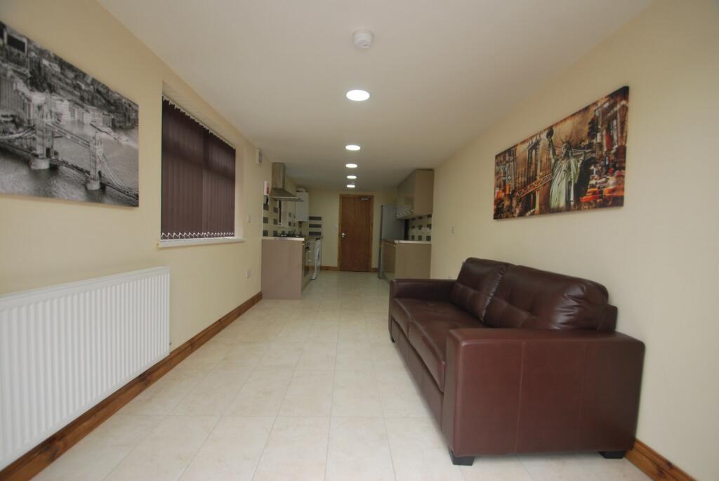 House in Cardiff, Maindy, Cathays - View 4