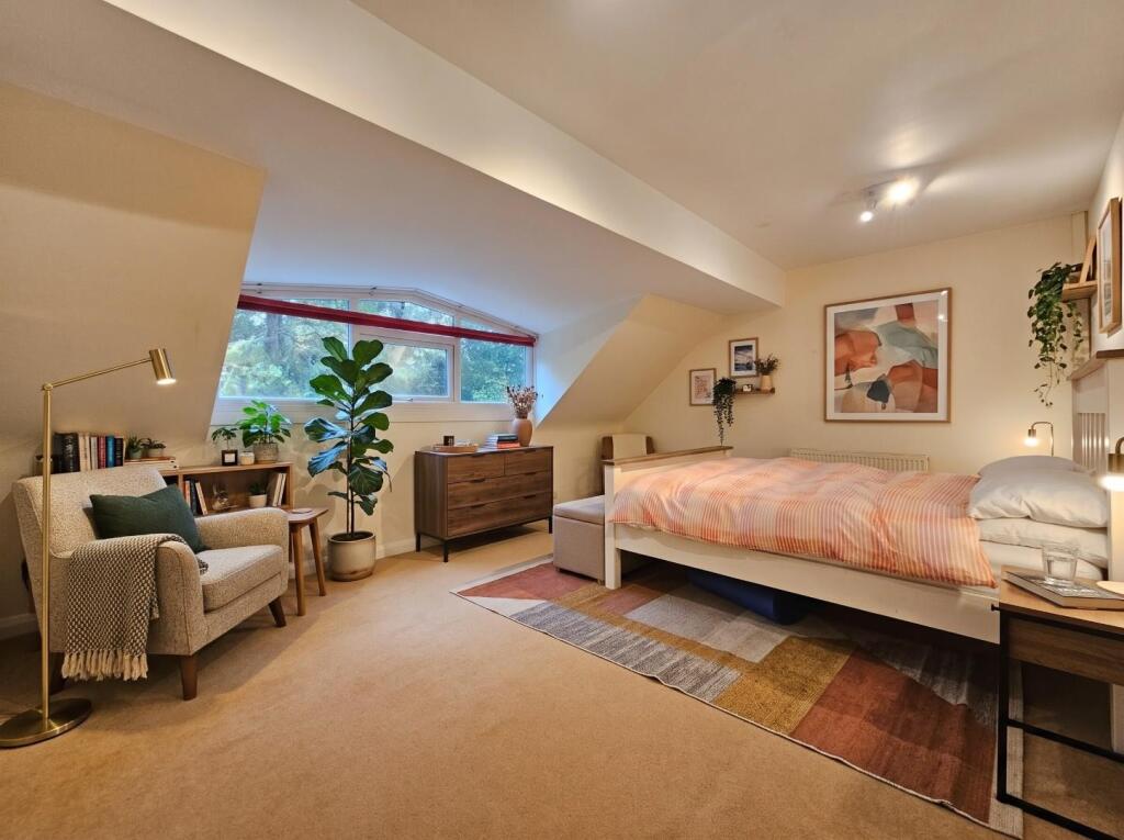 Apartment in Trafford, Oldfield Brow - View 4