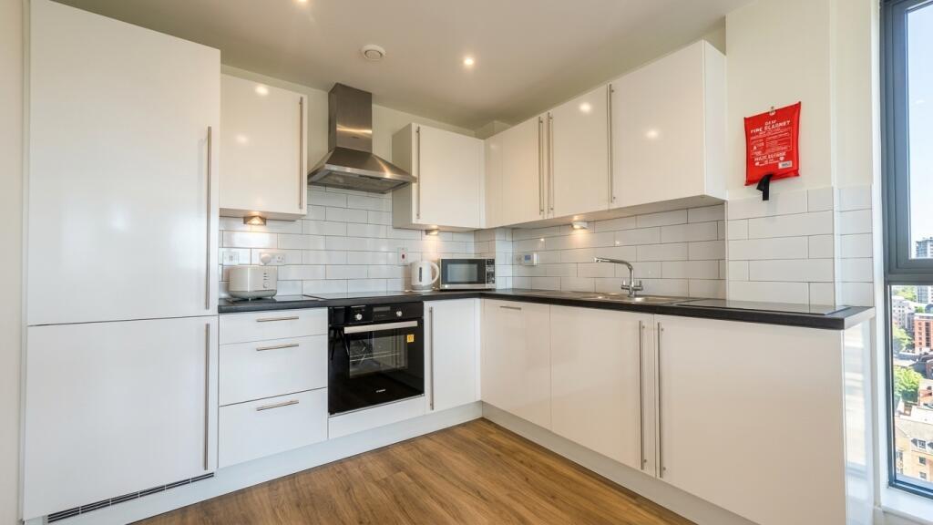 Apartment in Reading - View 4