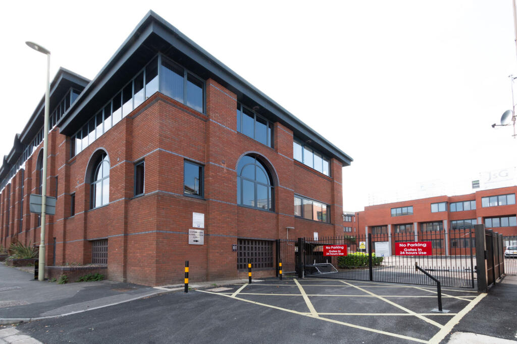 Main image of property: Apartment 5, Copenhagen Court, 32 New Street, Basingstoke, RG21 7DT