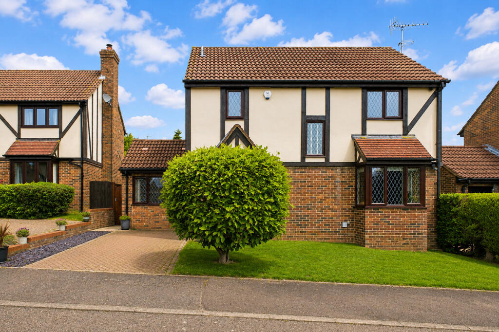 Main image of property: The Glades, Hemel Hempstead, HP1