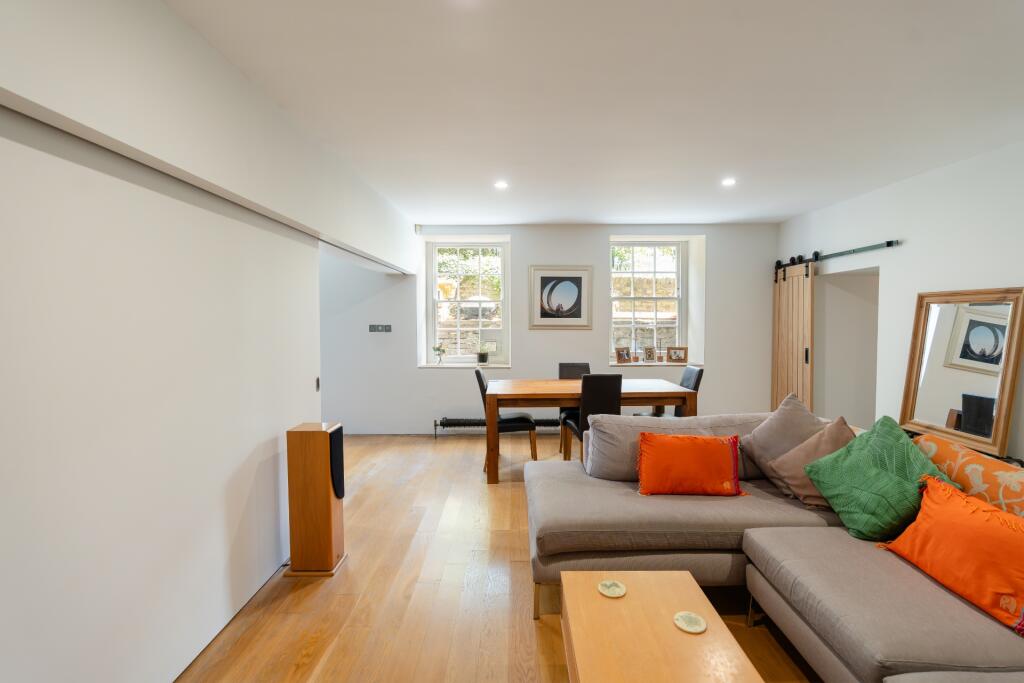 Apartment in London - View 2