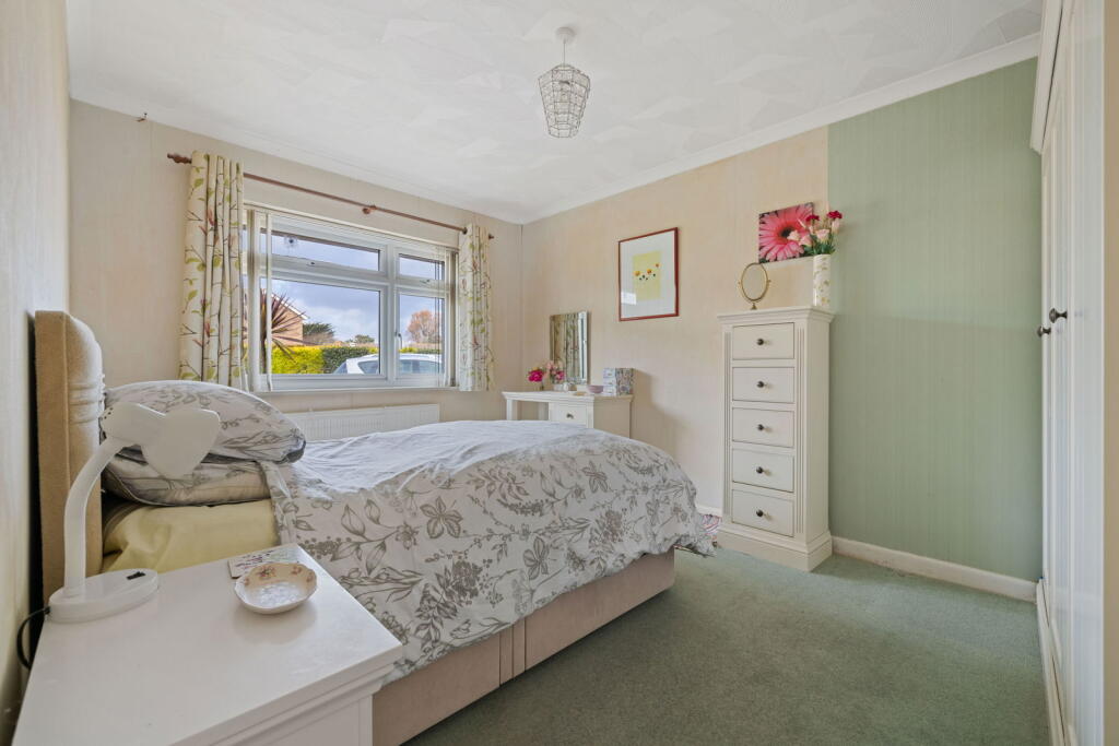 Oxford Drive, Bognor Regis, PO21 5QT photo 4