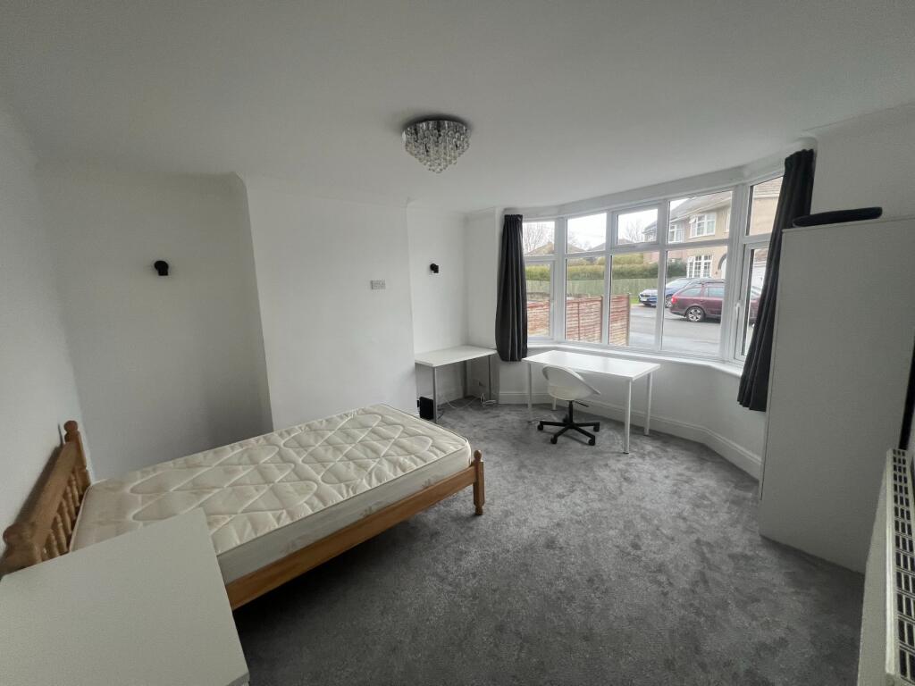 5 bedroom terraced house for rent