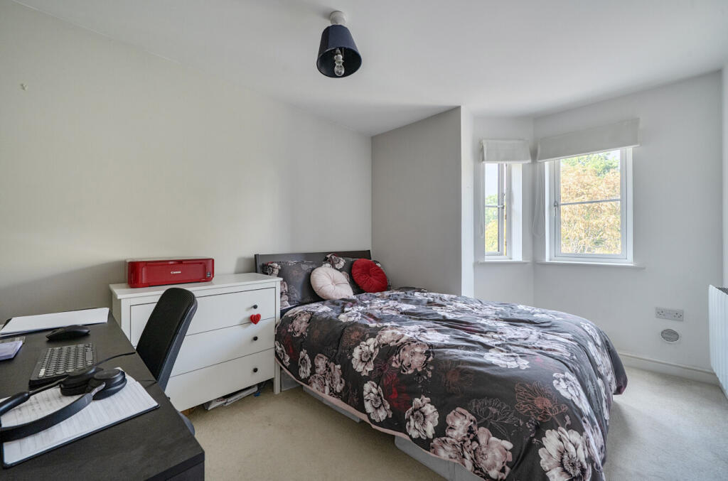 Apartment in Reading - View 5