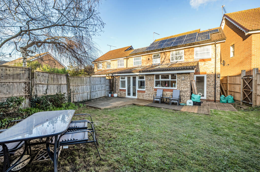 Donaldson Way, Woodley, Reading photo 4