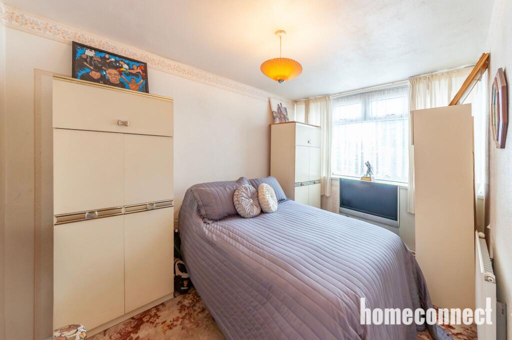 Carron Close, London, E14 - View 5