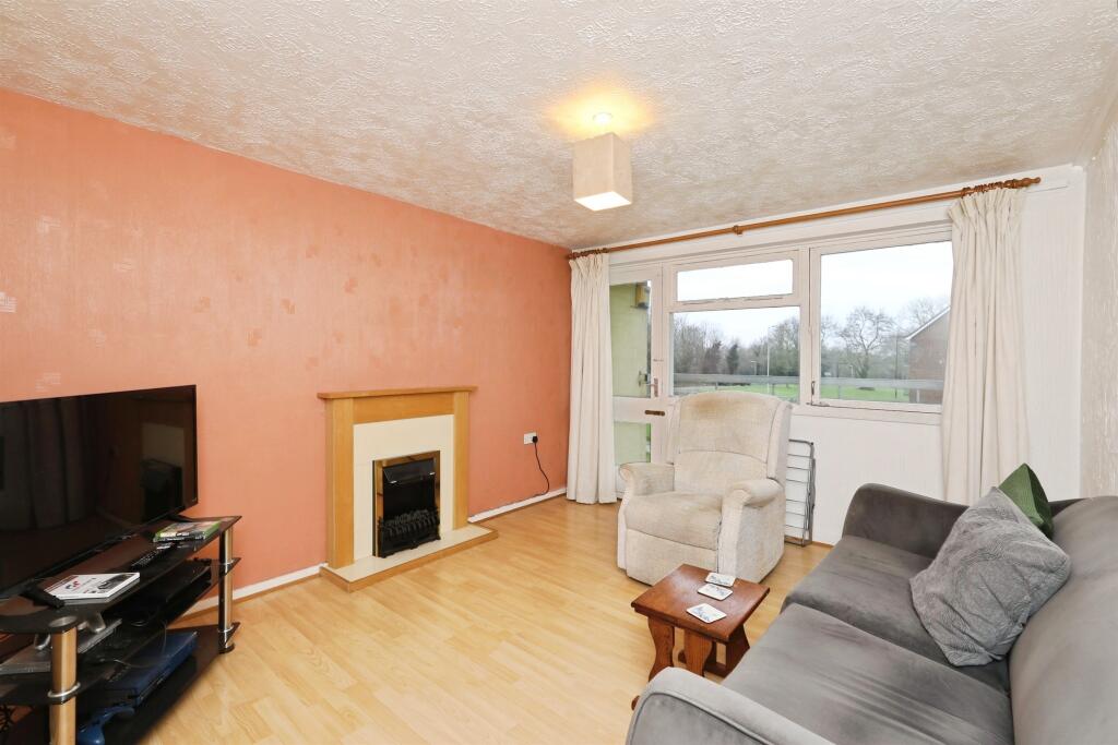 Apartment in Rotherham, South Yorkshire - View 2