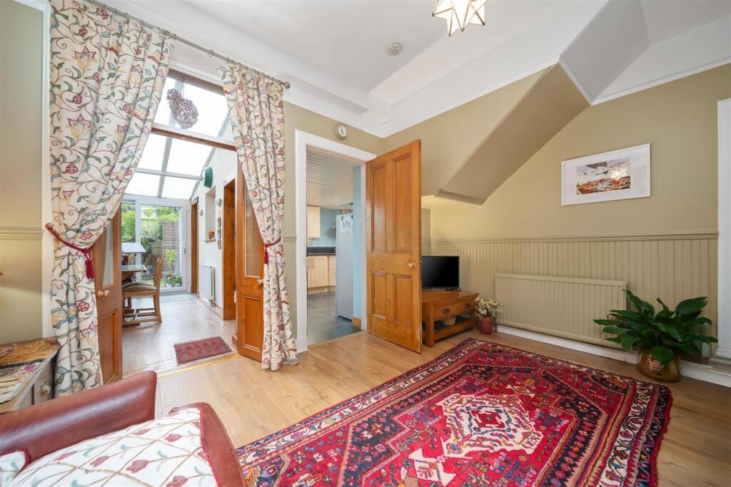House in Perth, Upper Craigie - More