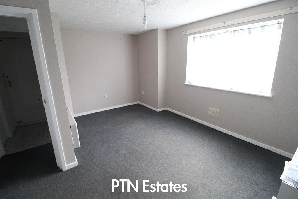 Foxdale Drive, Brierley Hill photo 2