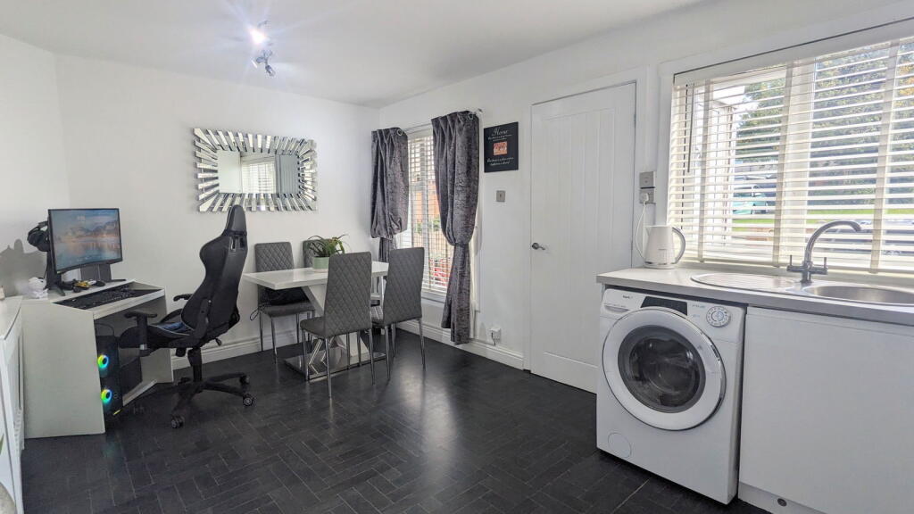 Beechtrees, Skelmersdale, WN8 9EY photo 3