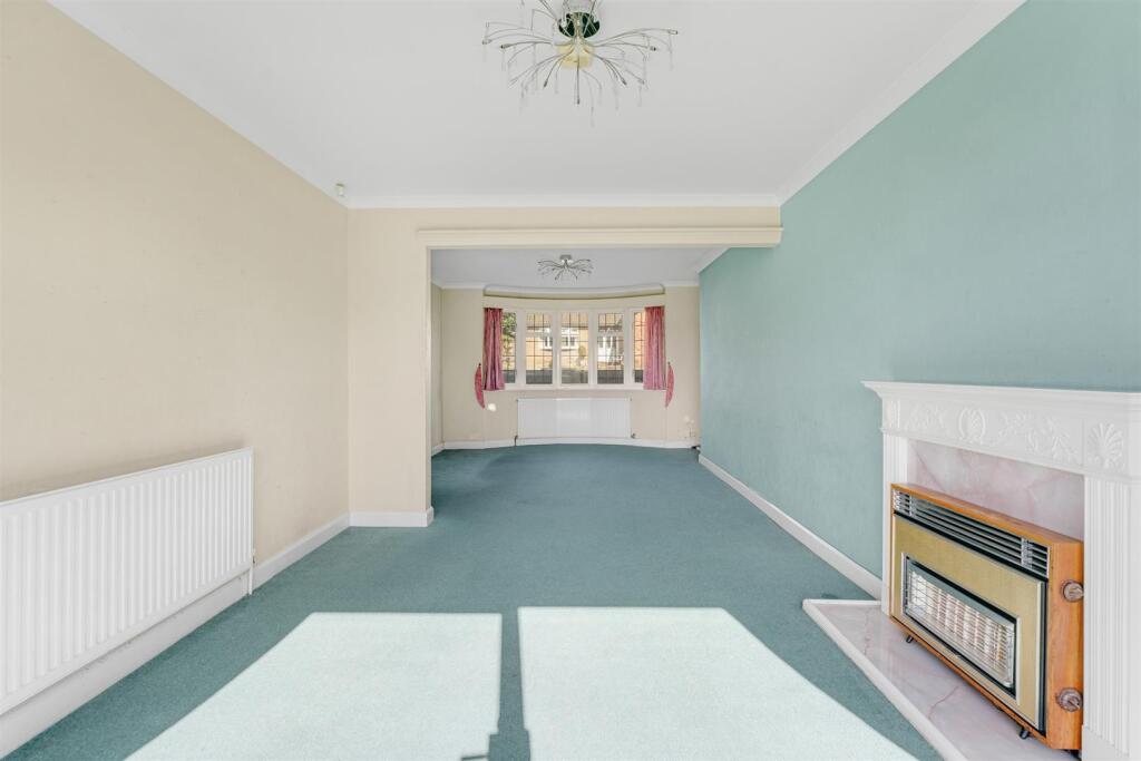 House in Northampton, West Northamptonshire - More