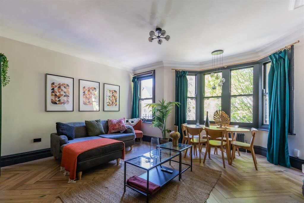 Apartment in Cardiff, Plasnewydd, Roath - View 2